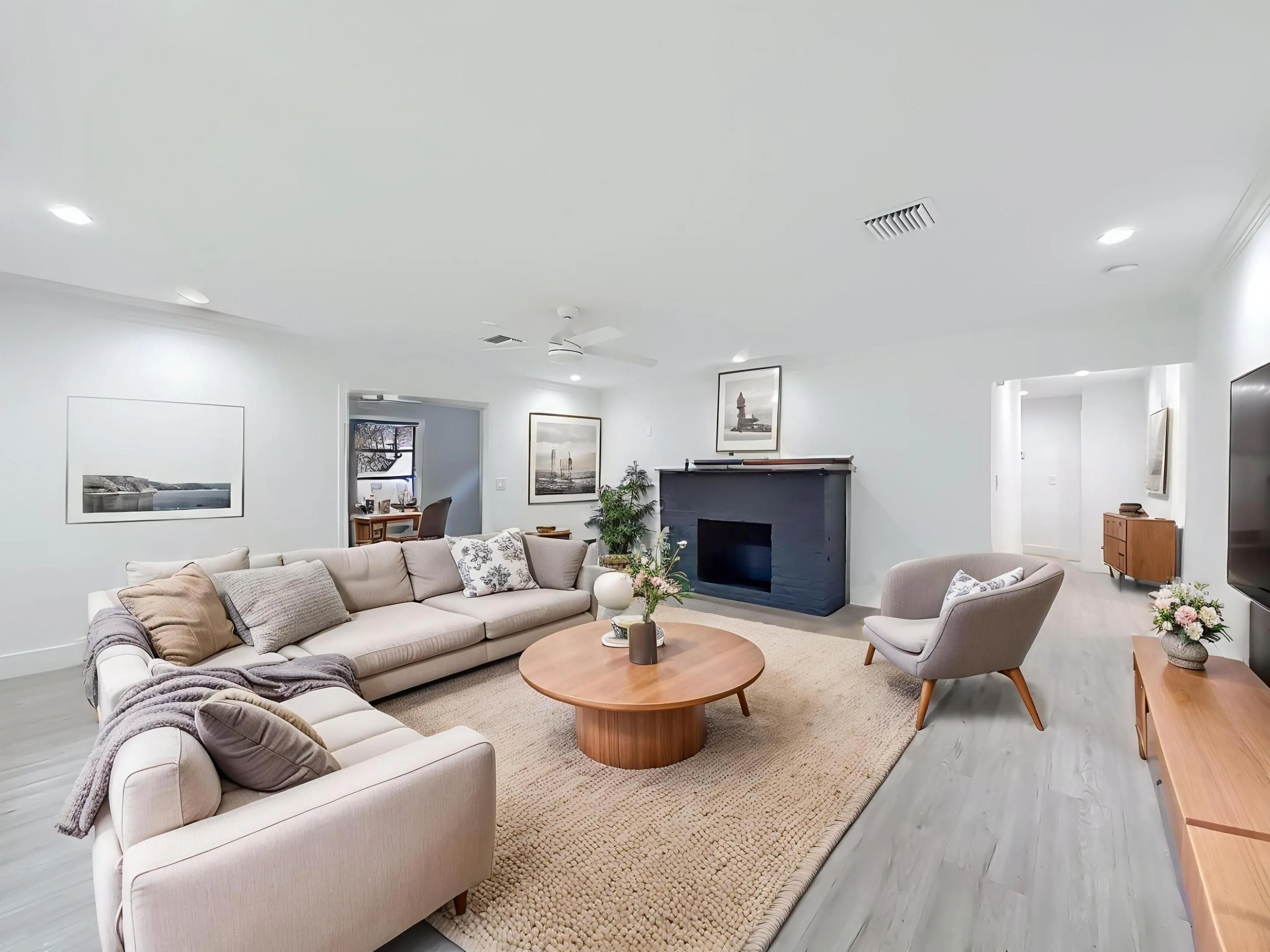 -1110 SW 31st Street - Living Room VS