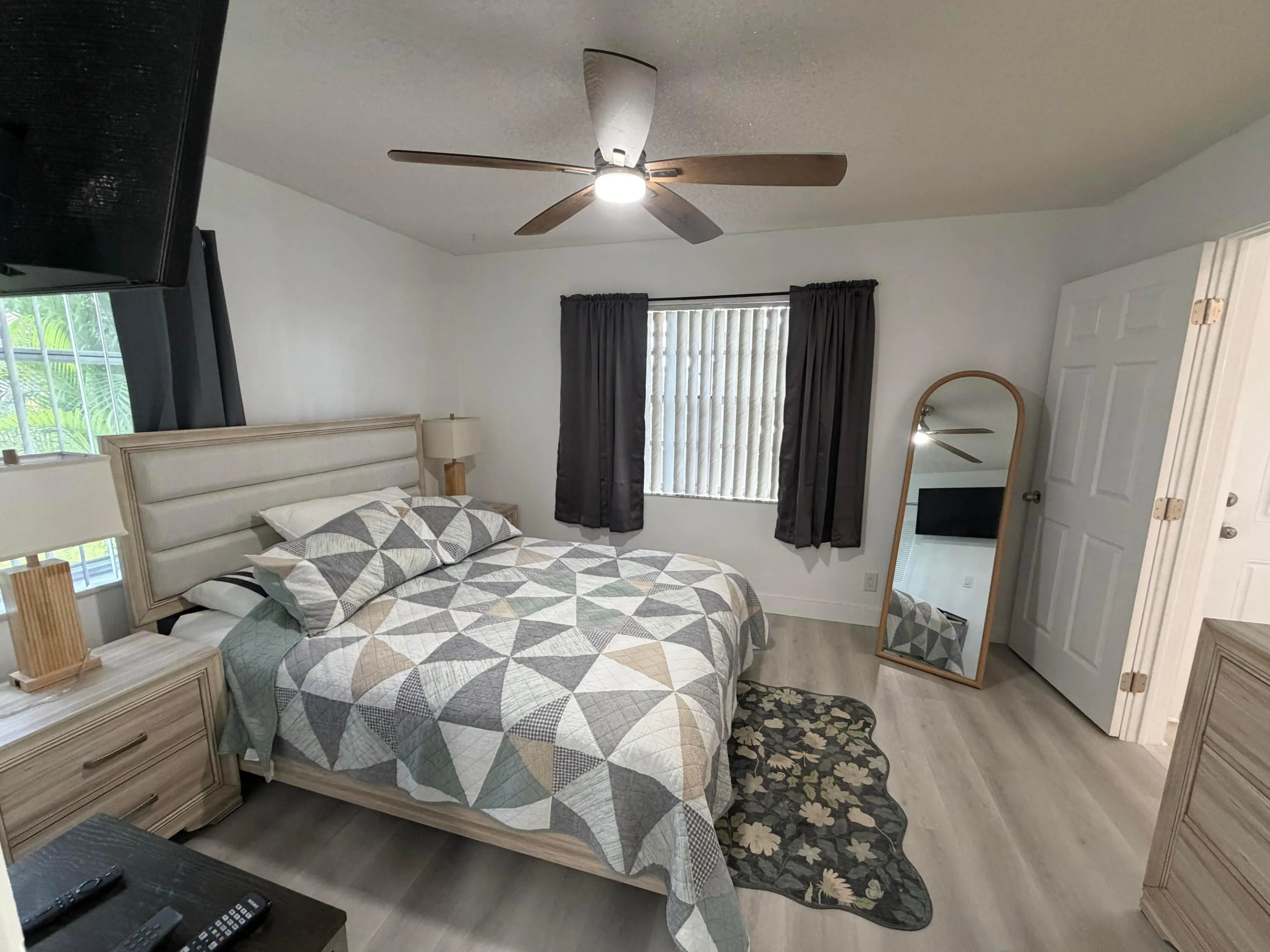 Guest bedroom