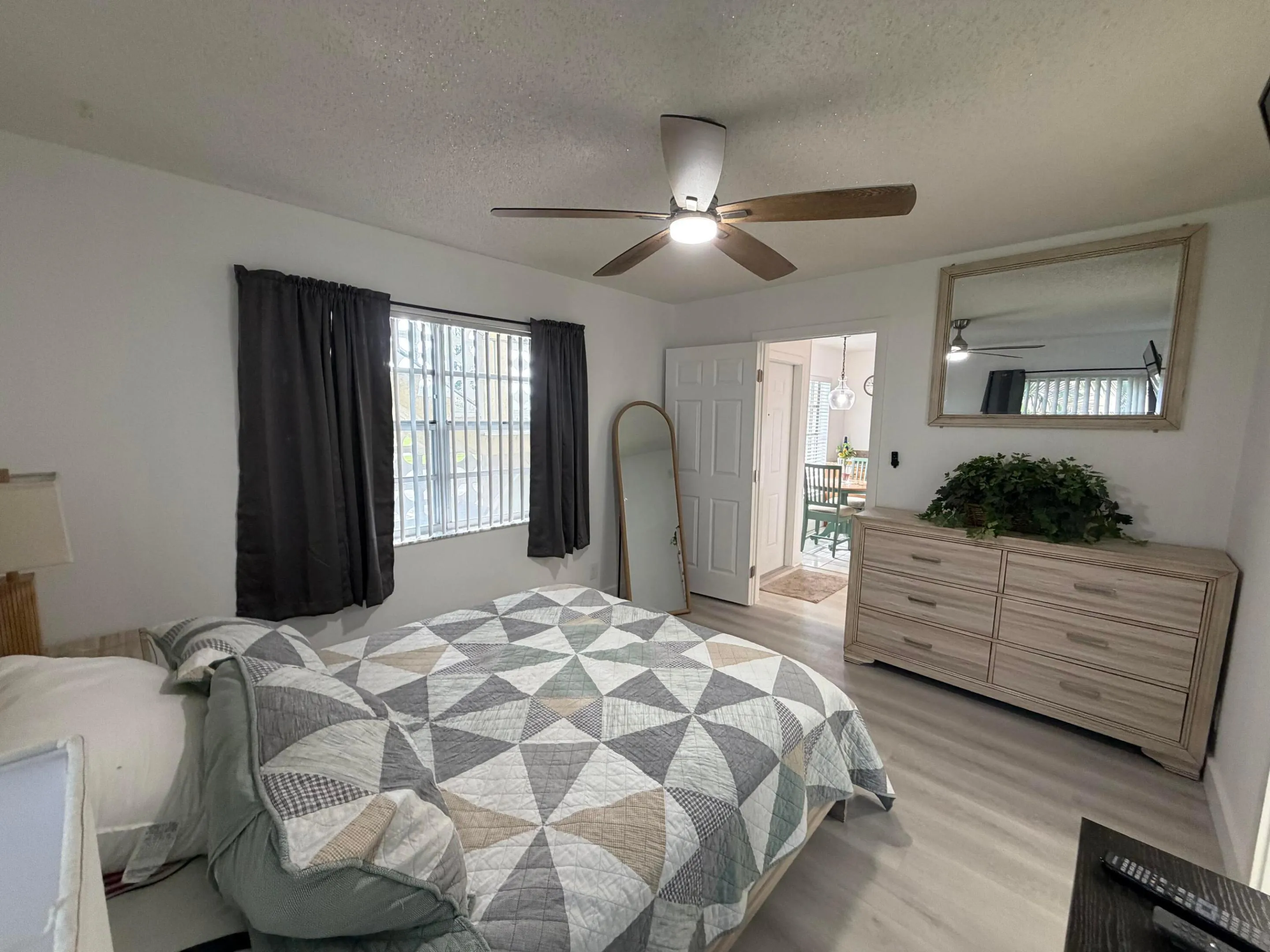 Guest bedroom