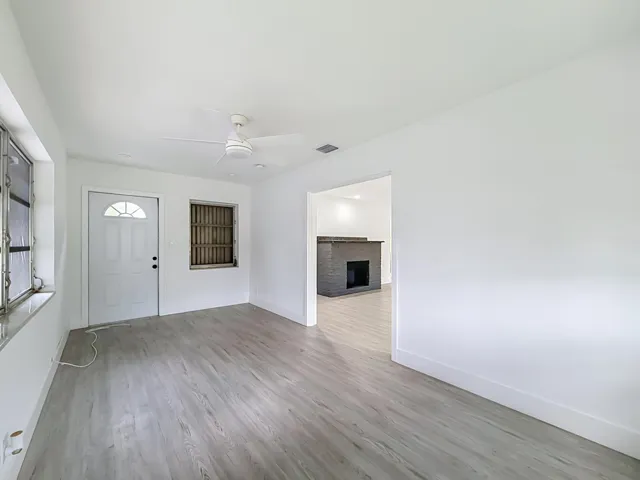 1110 SW 31st Street-36