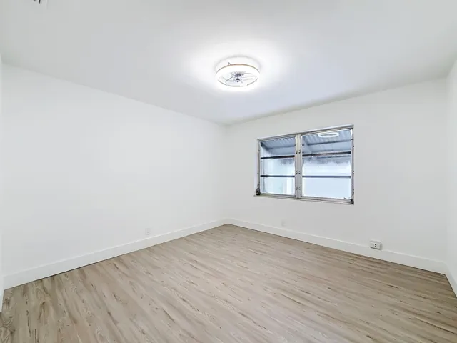 1110 SW 31st Street-22