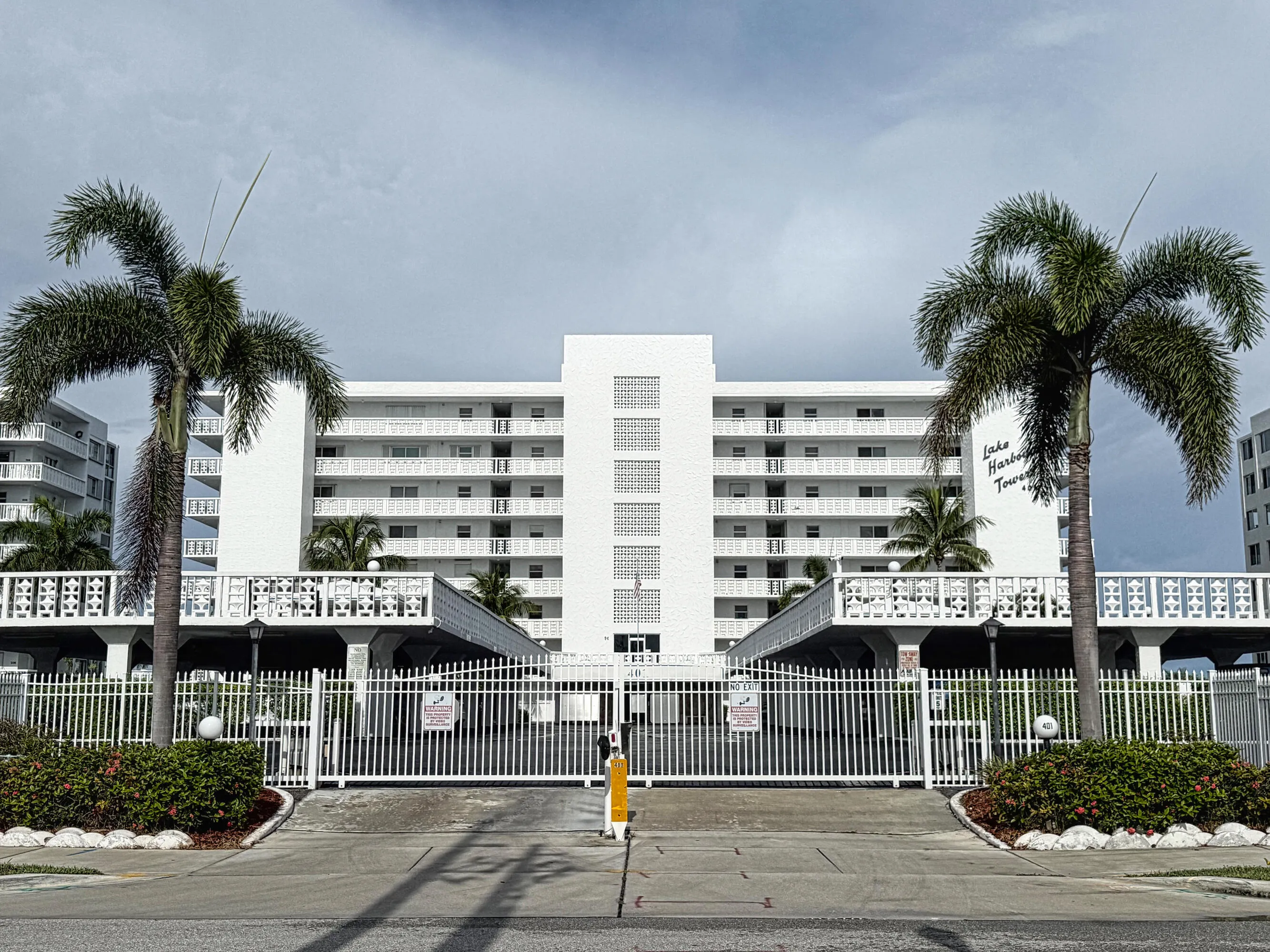 Lake Harbour Towers