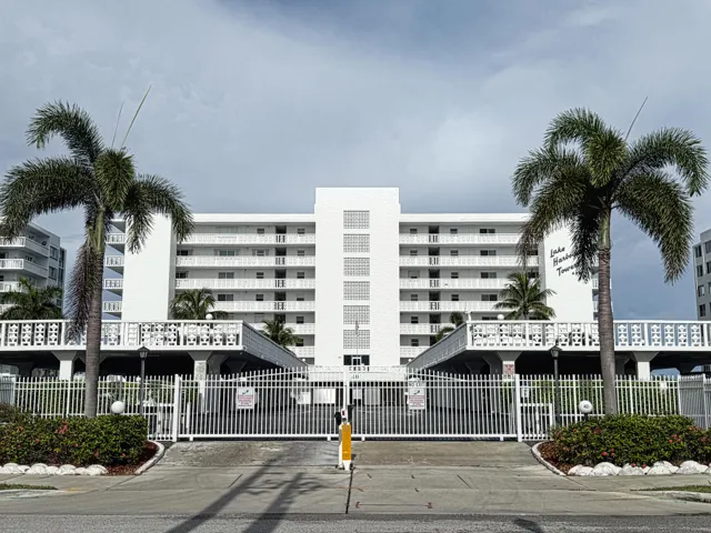 Lake Harbour Towers