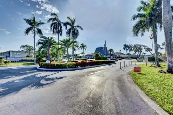 lcg entrance2