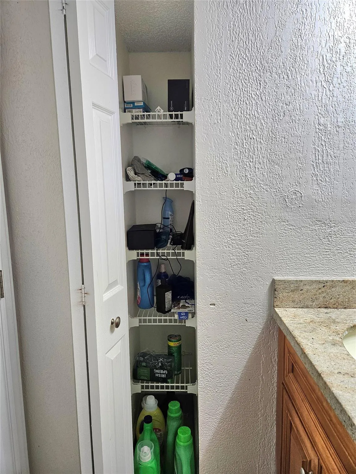 PICTURE OF LINEN CLOSET