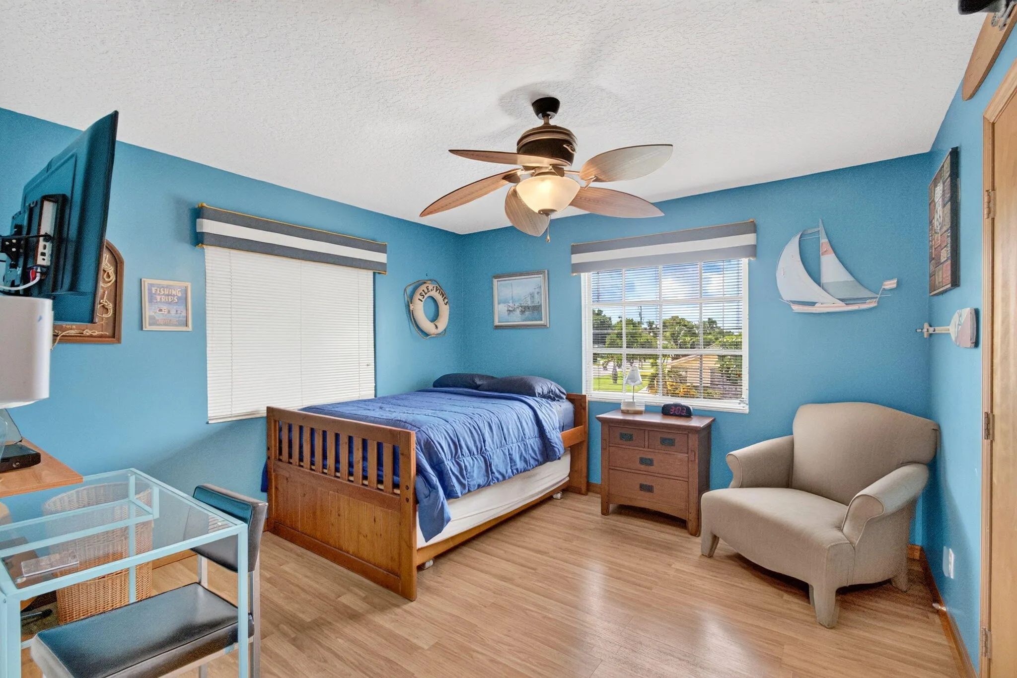 upstairs bedroom 2
