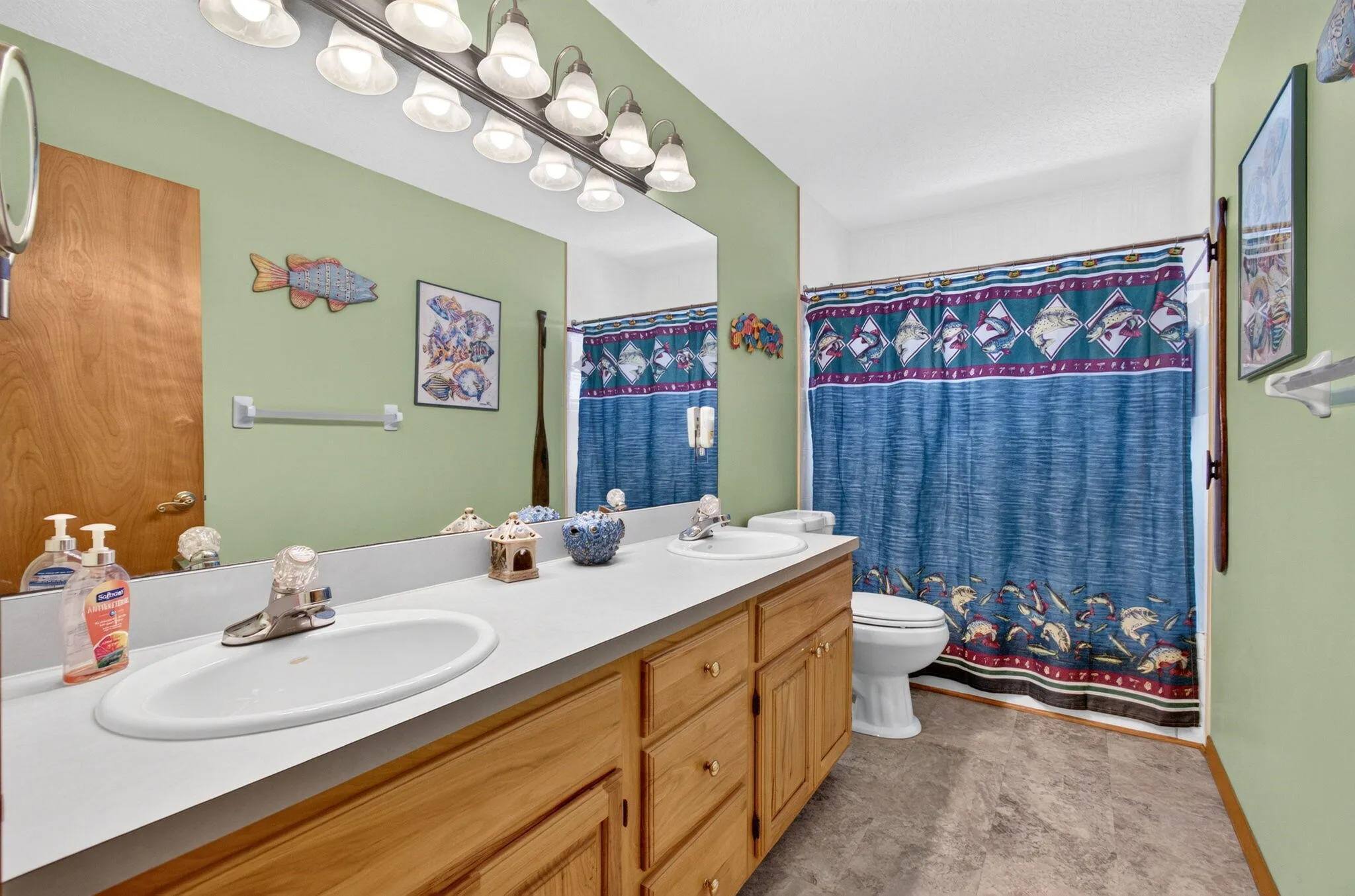 upstairs full bath