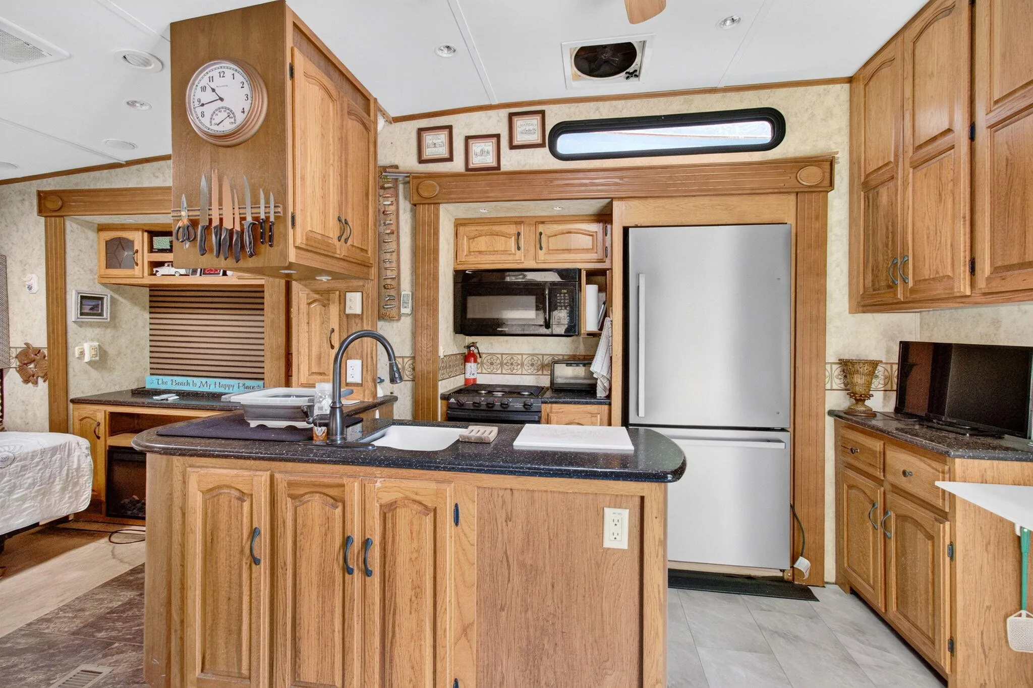 RV - Kitchen