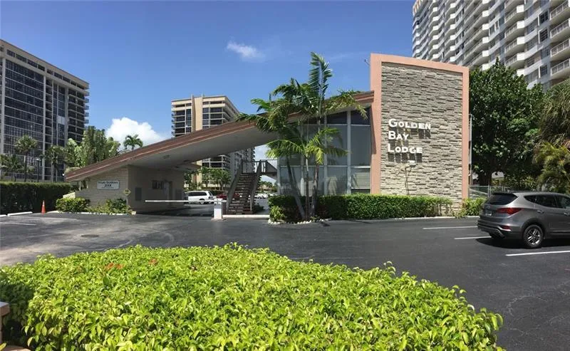 EXTERIOR ENTRANCE