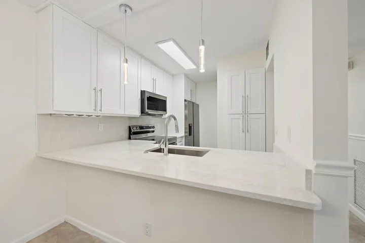 21A KITCHEN 1