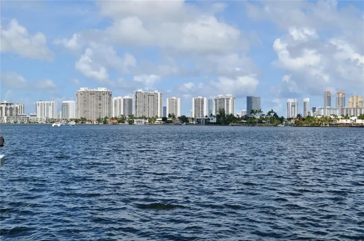 Maule Lake - Building located on Water