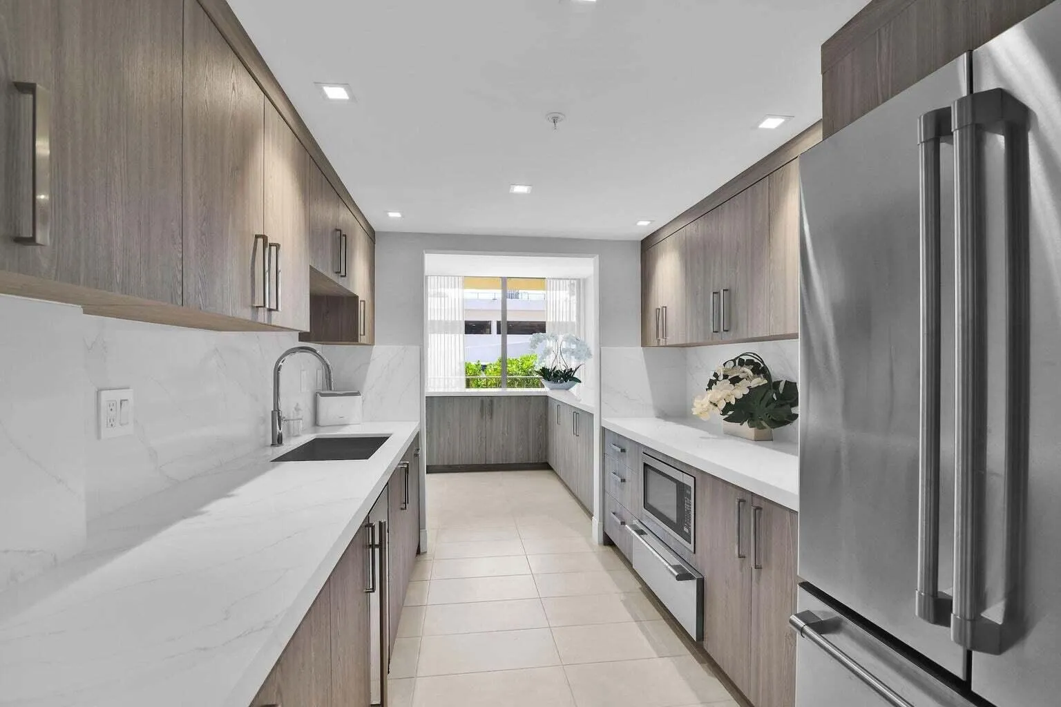 East clubhouse kitchen 1