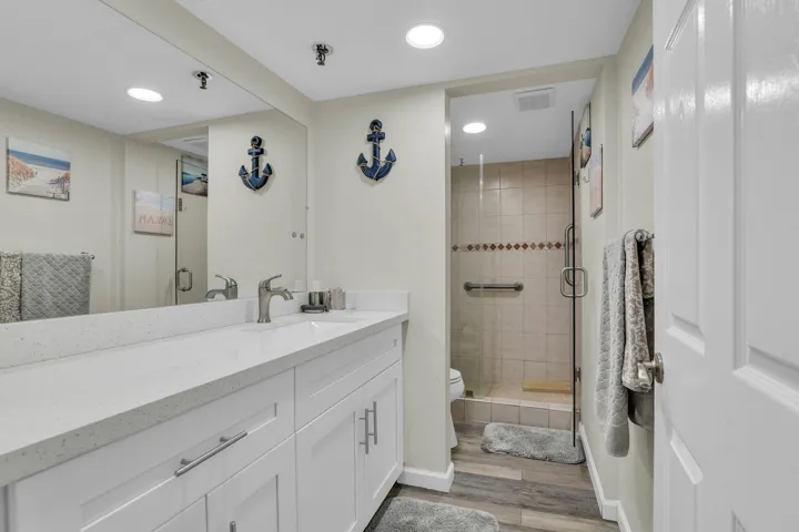 109 Primary bathroom Shower pic