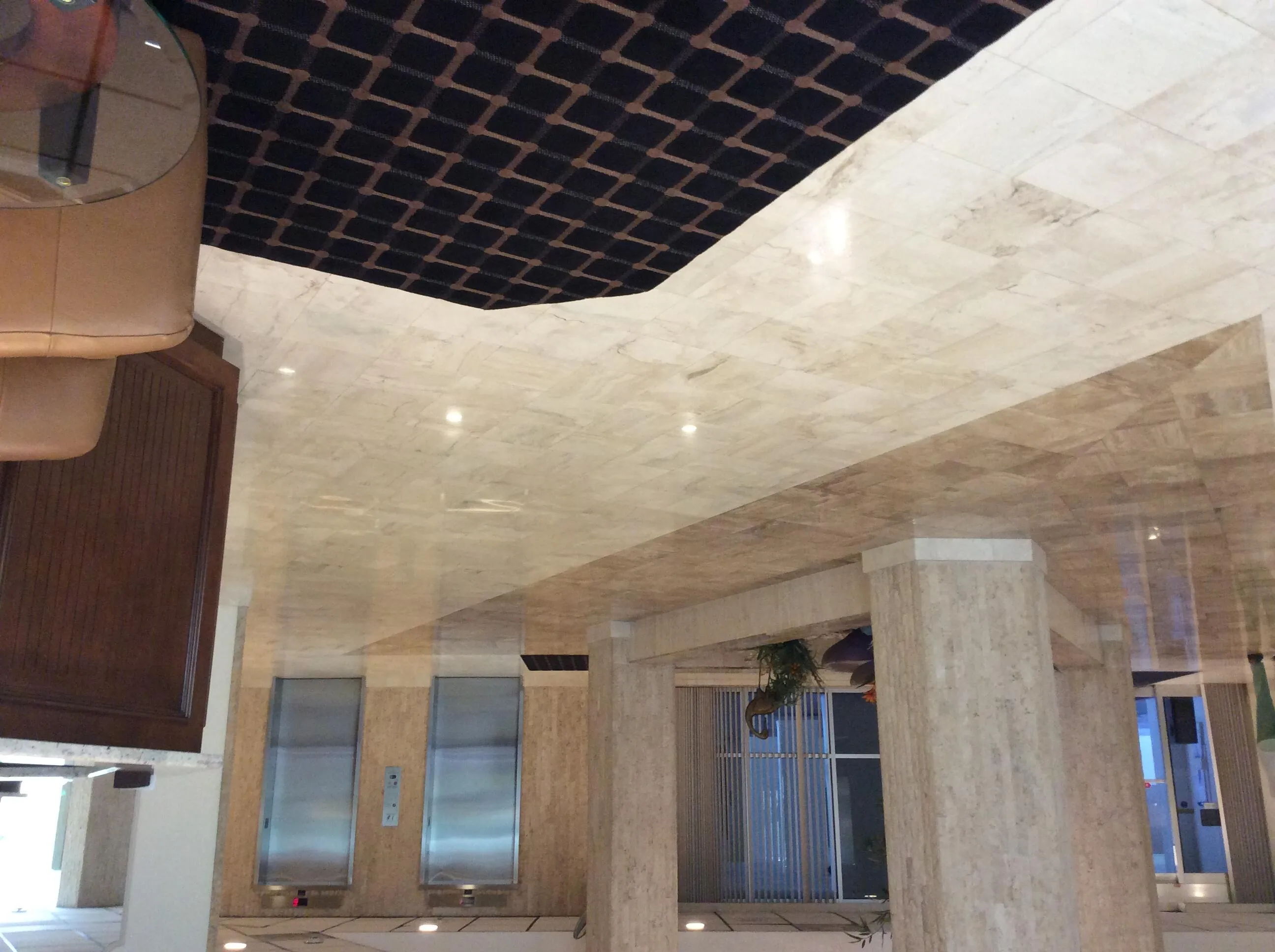 LOBBY 4