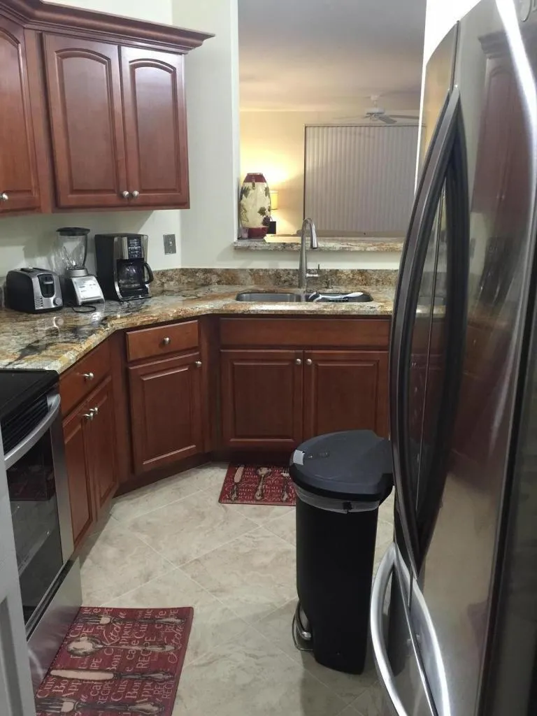 208 KITCHEN 2