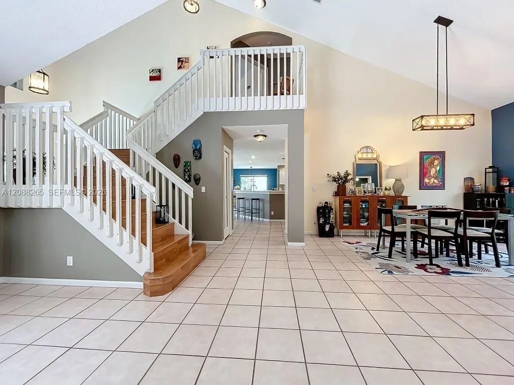 Living/dining area