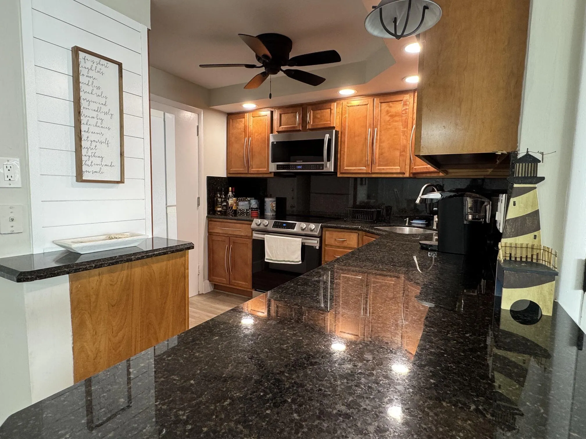JH 707 kitchen