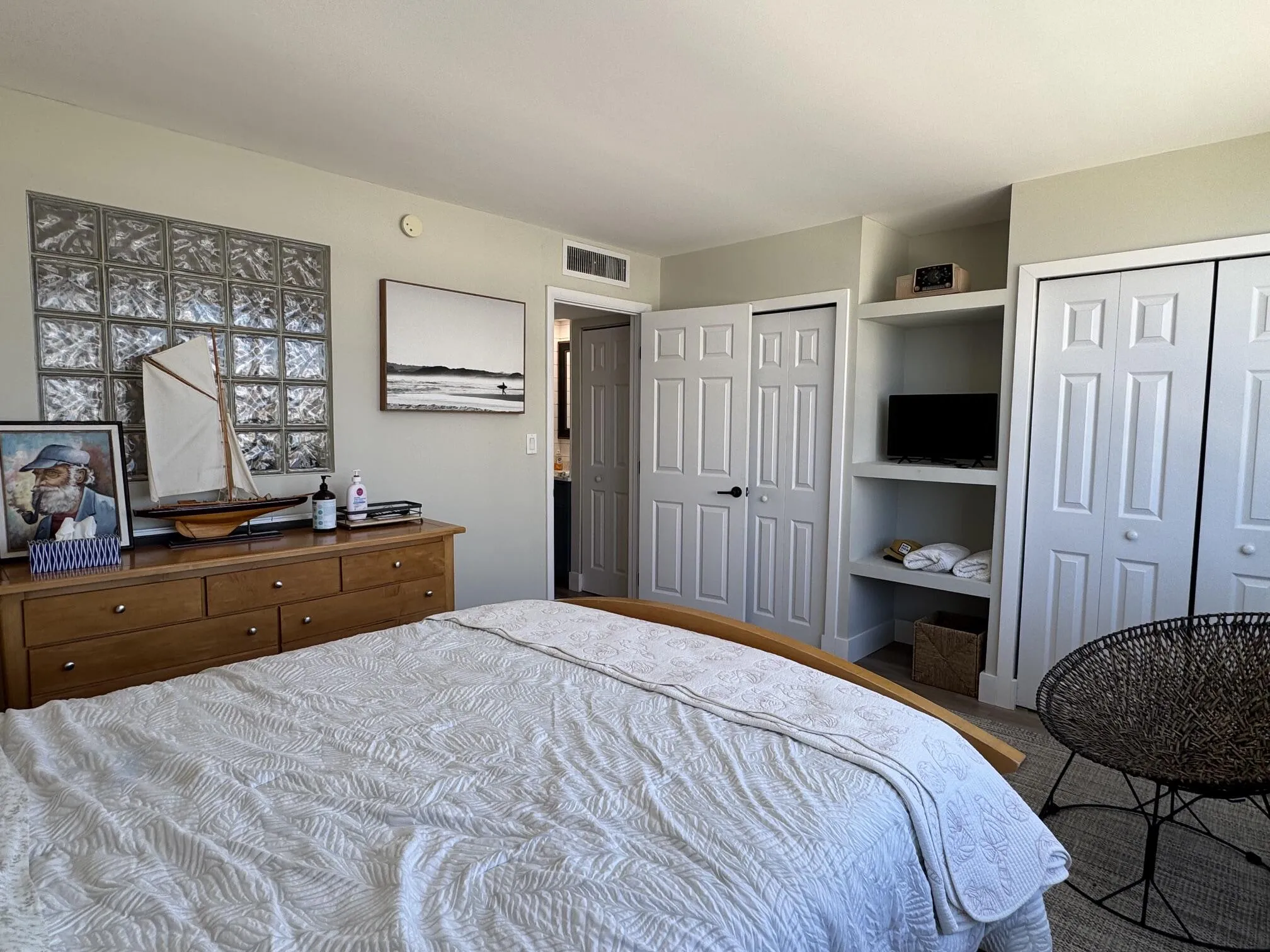 JH 707 bedroom