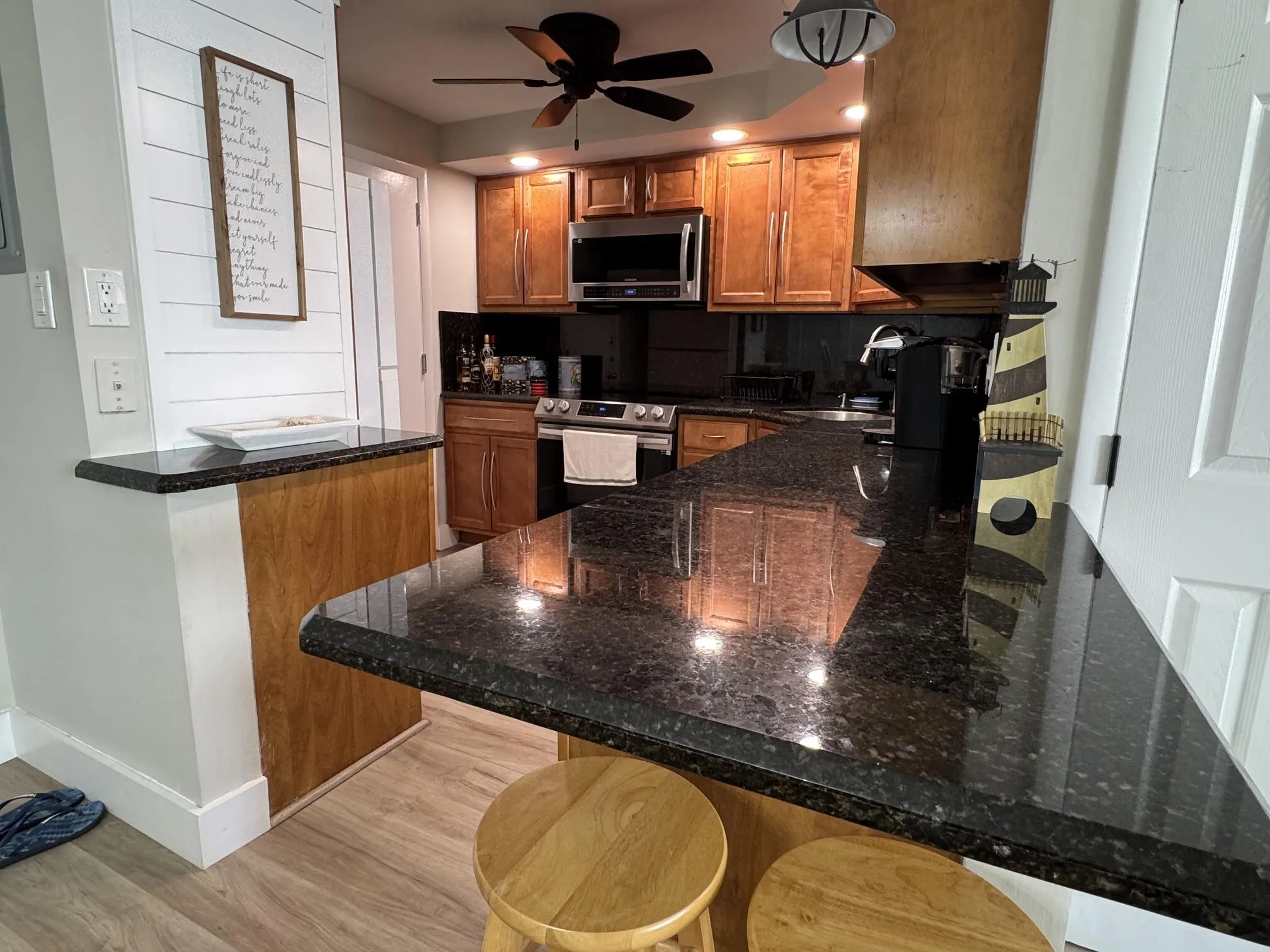 JH 707 breakfast area