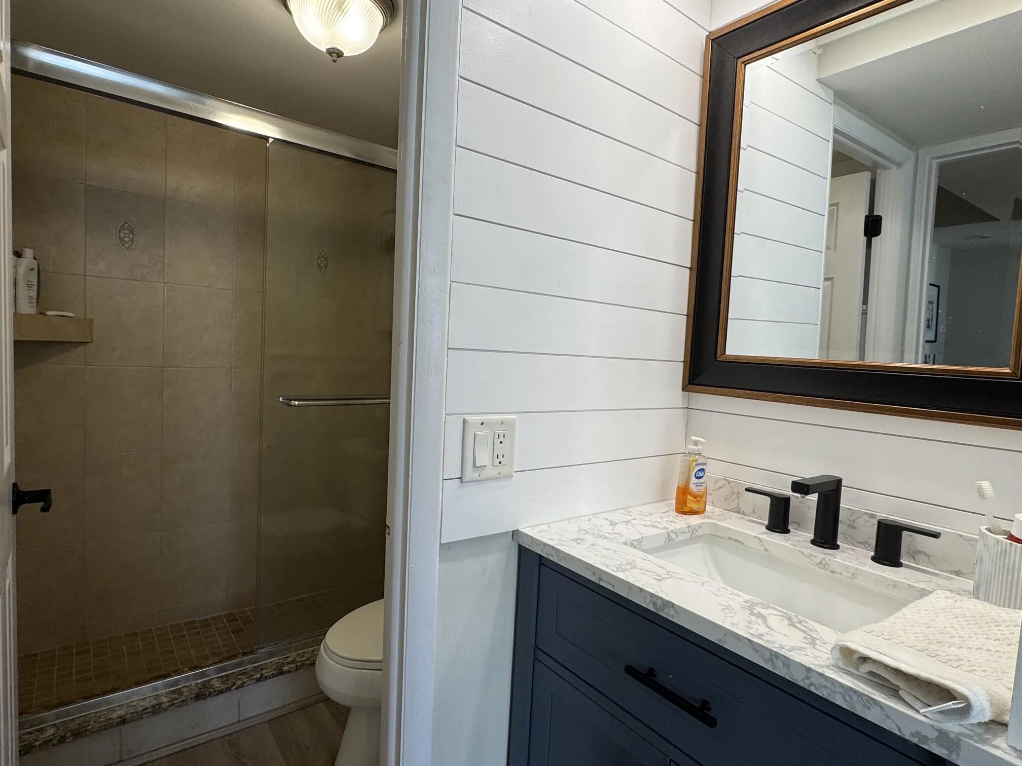 JH 707 vanity shower