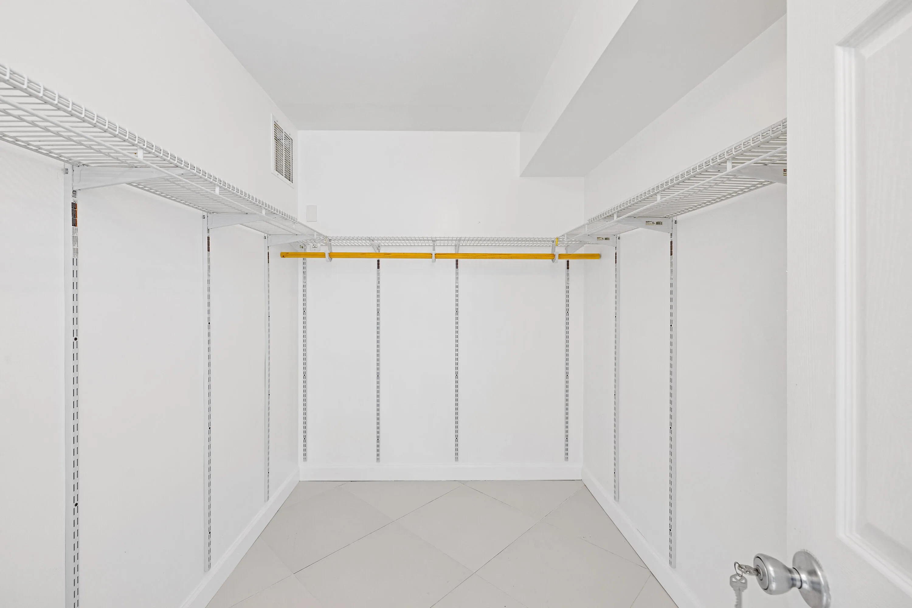 1105 Bahama Bend Apt A1-19