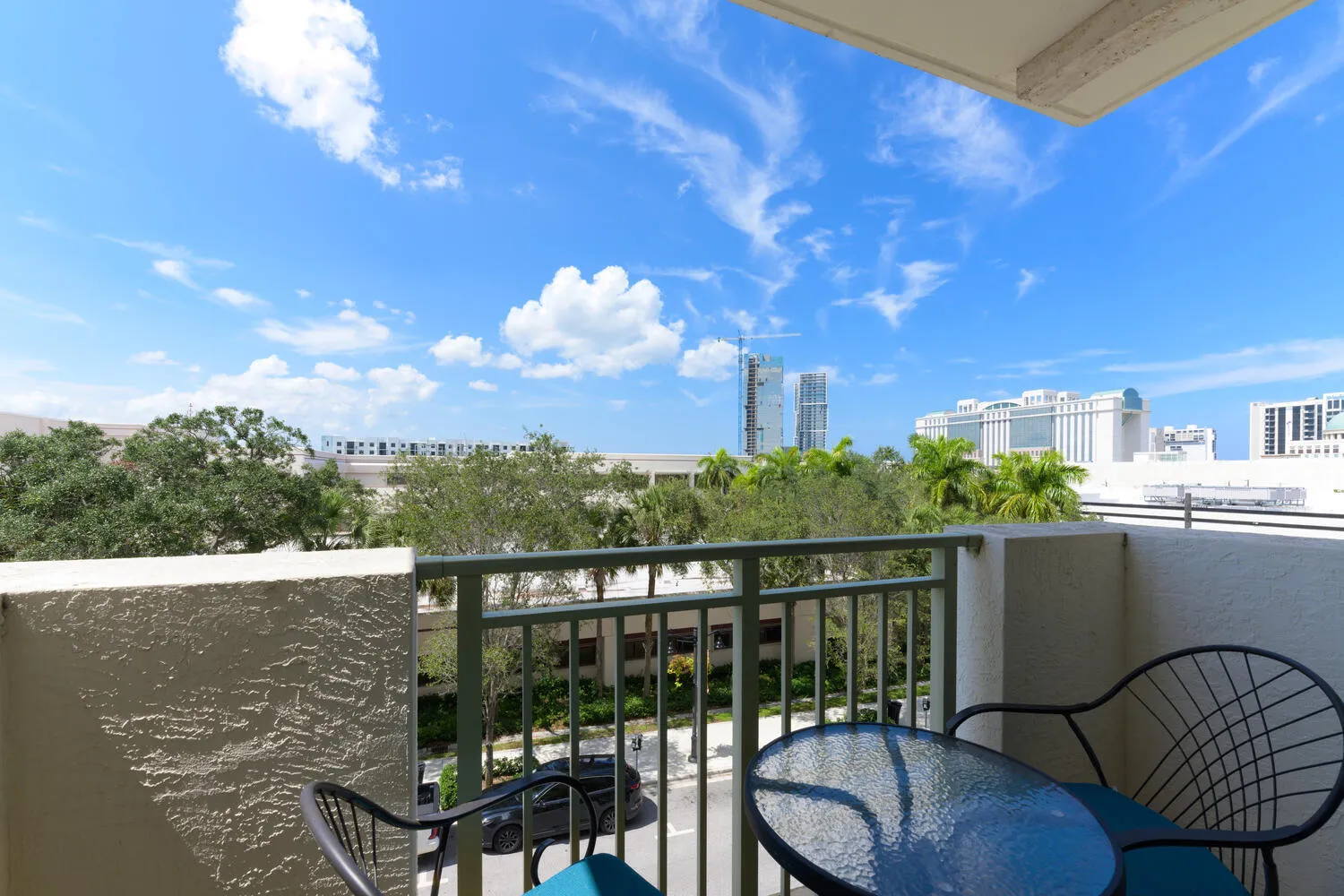 610 Clematis St Apt 406 West-large-005-0