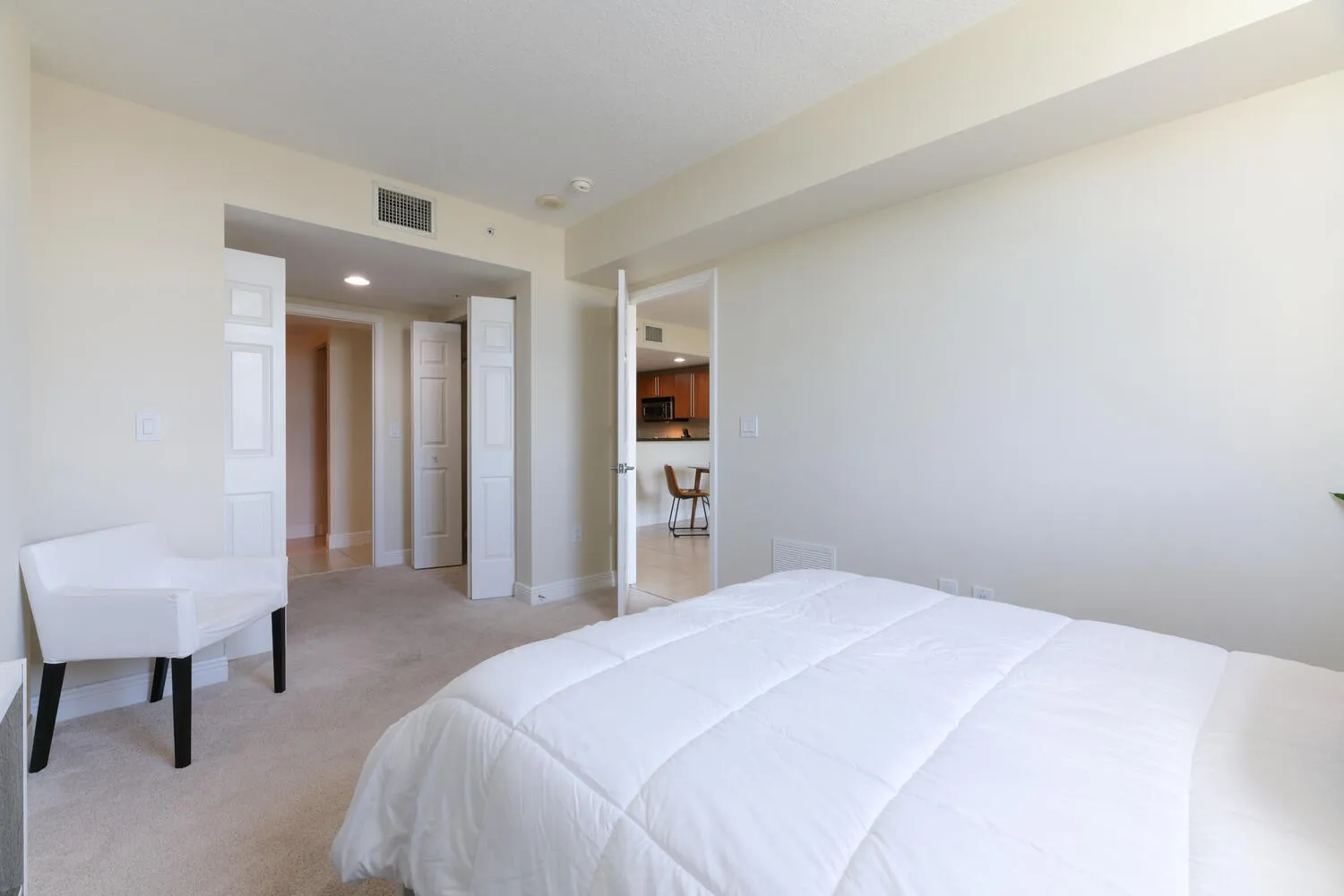 610 Clematis St Apt 406 West-large-016-0