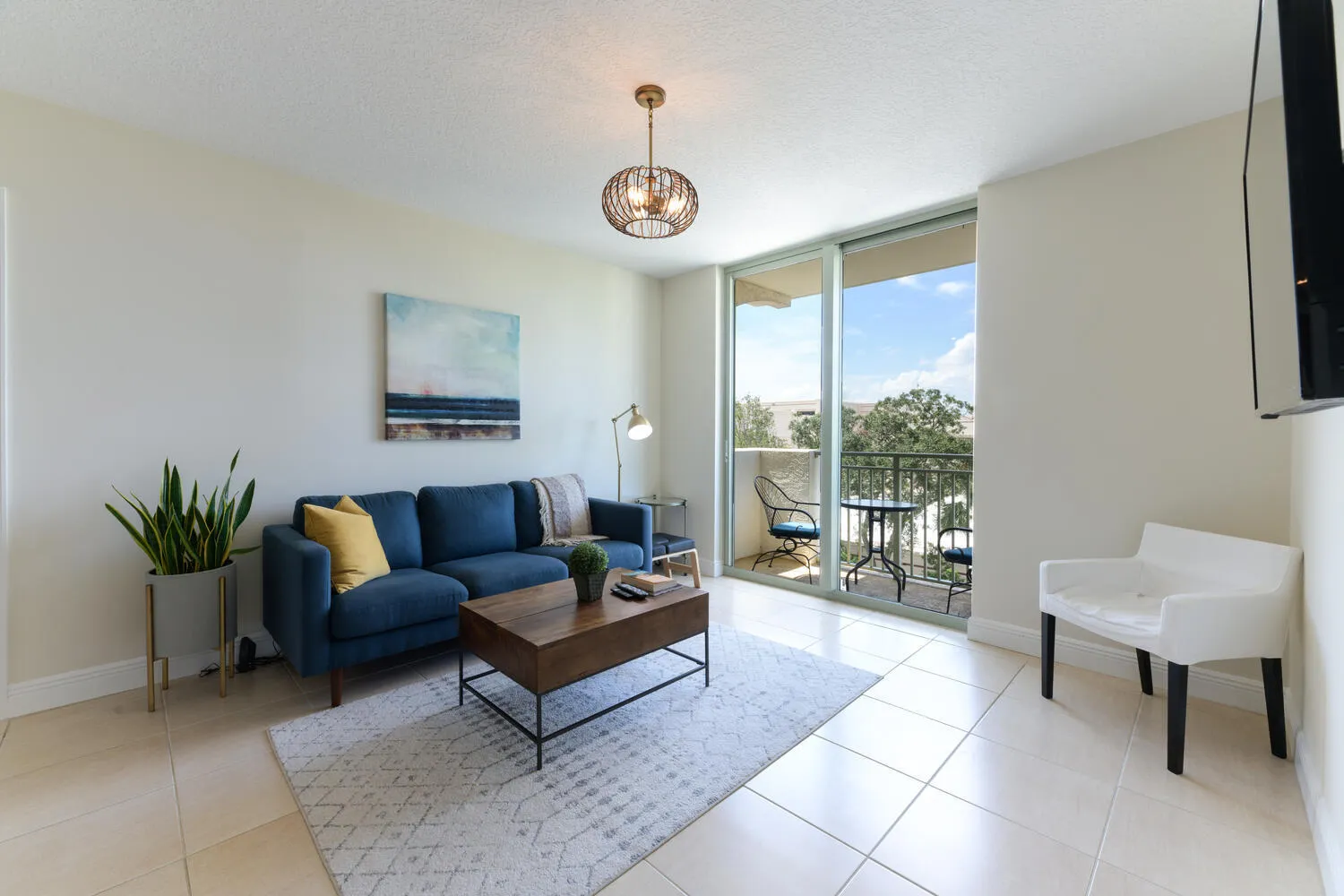 610 Clematis St Apt 406 West-large-004-0