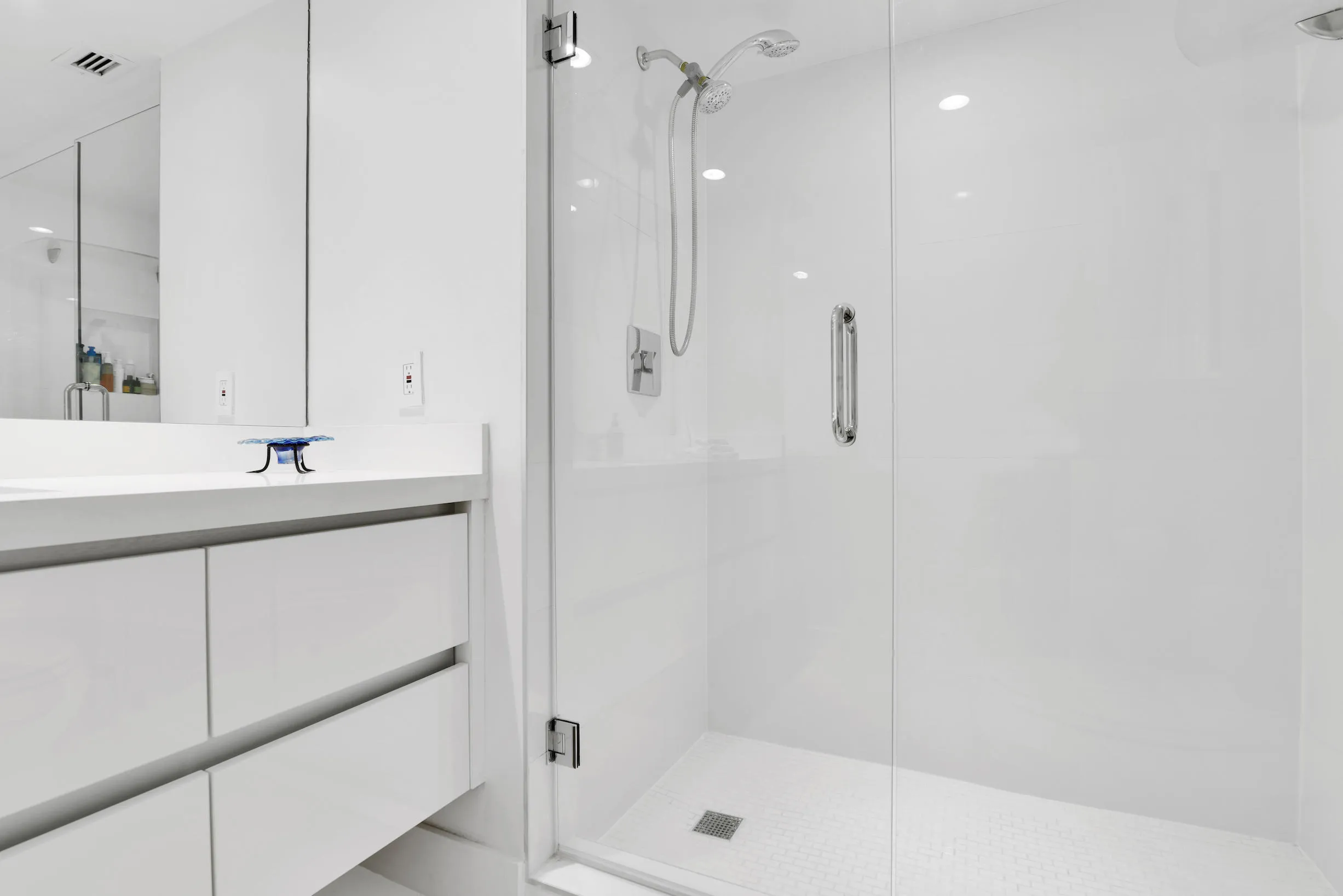 Main bathroom