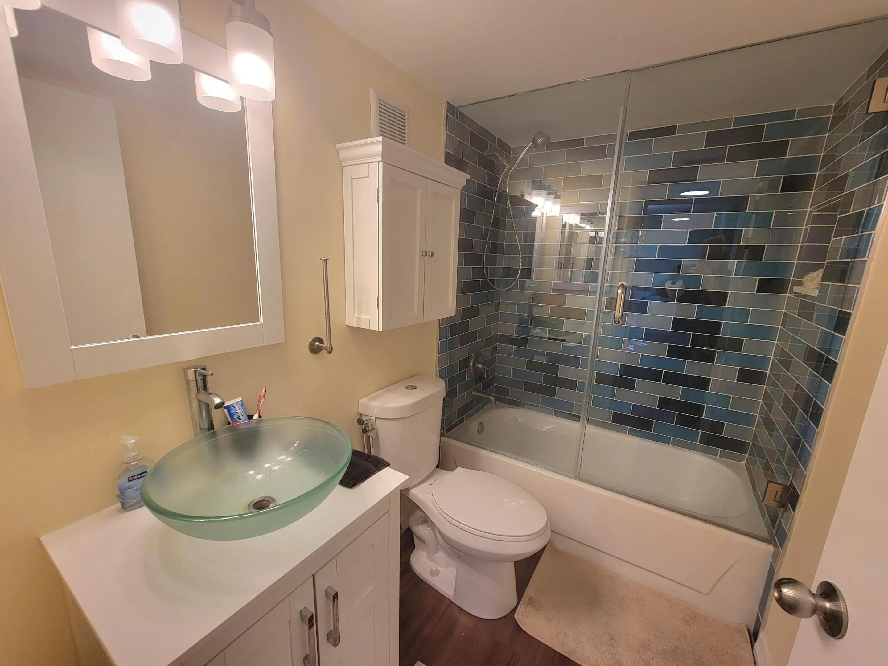2nd bathroom