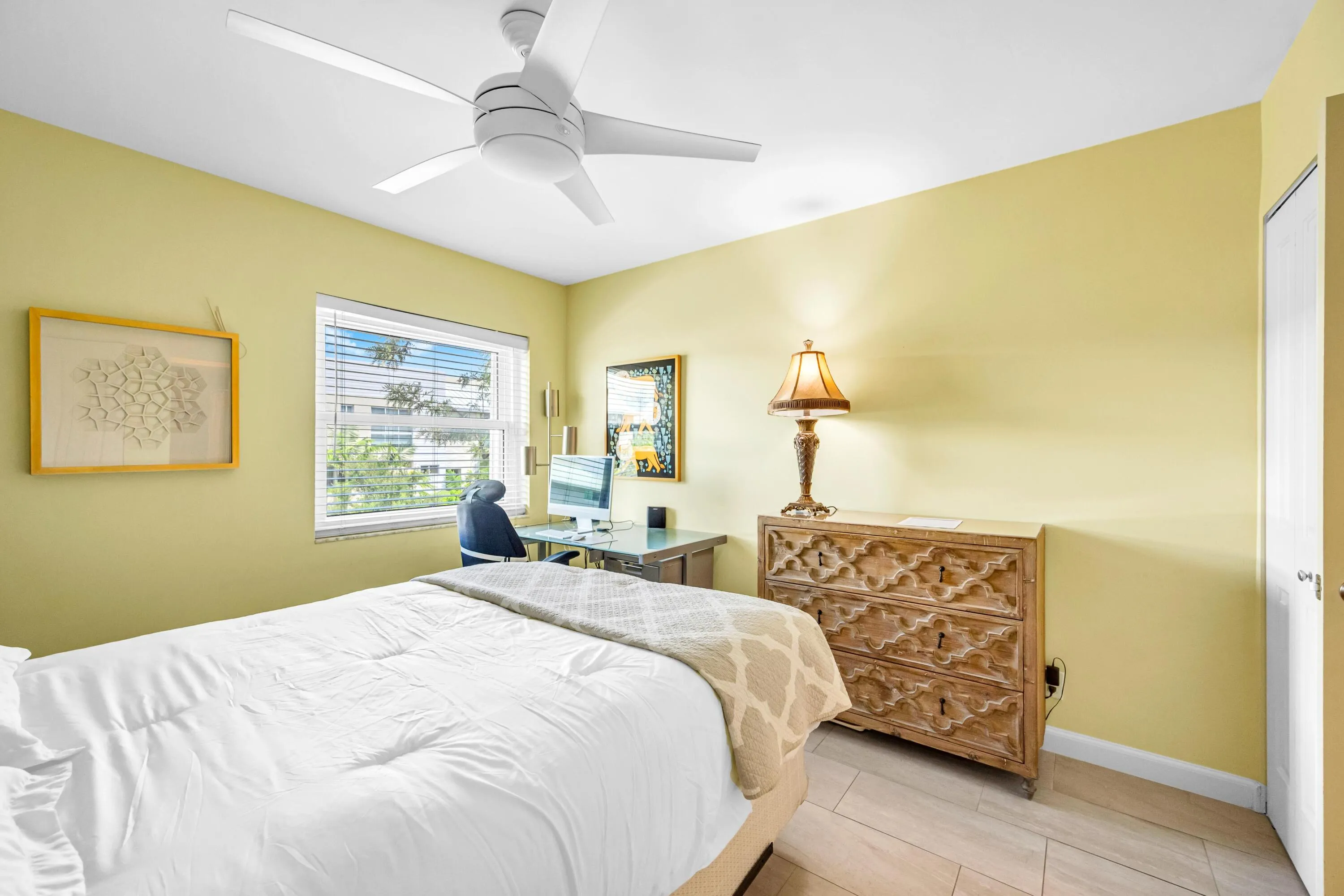 615 NE 12TH ST -22