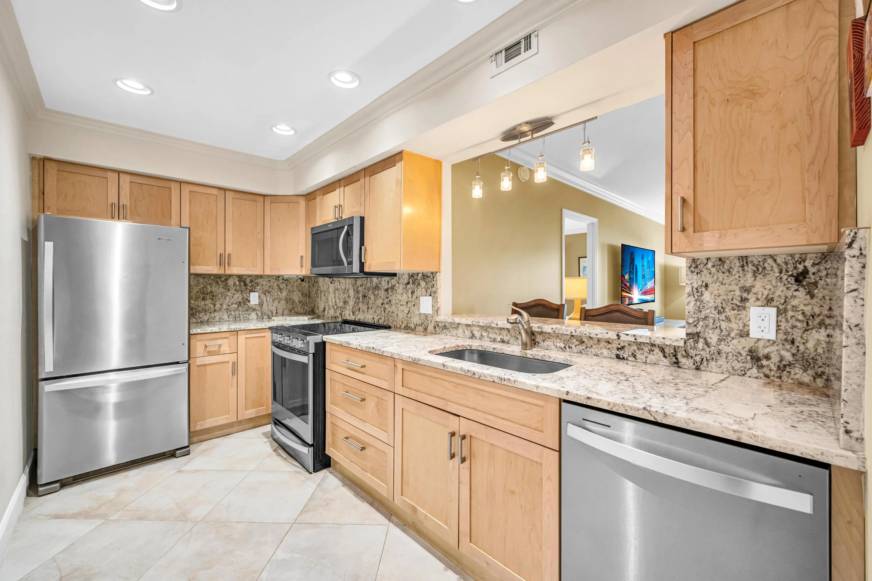 615 NE 12TH ST -6