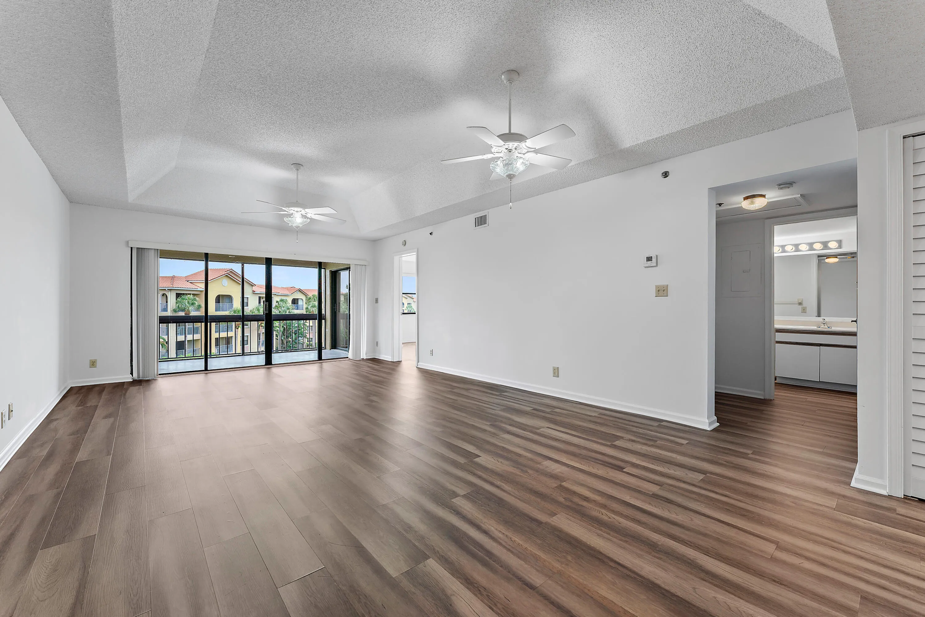 008-700UnoLagoDr-404-NorthPalmBeach-FL-3