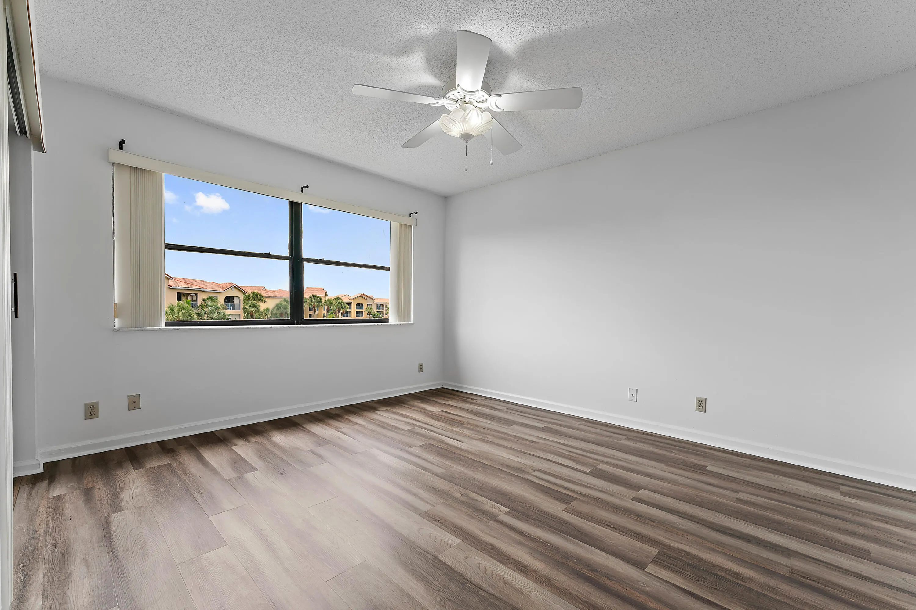 016-700UnoLagoDr-404-NorthPalmBeach-FL-3