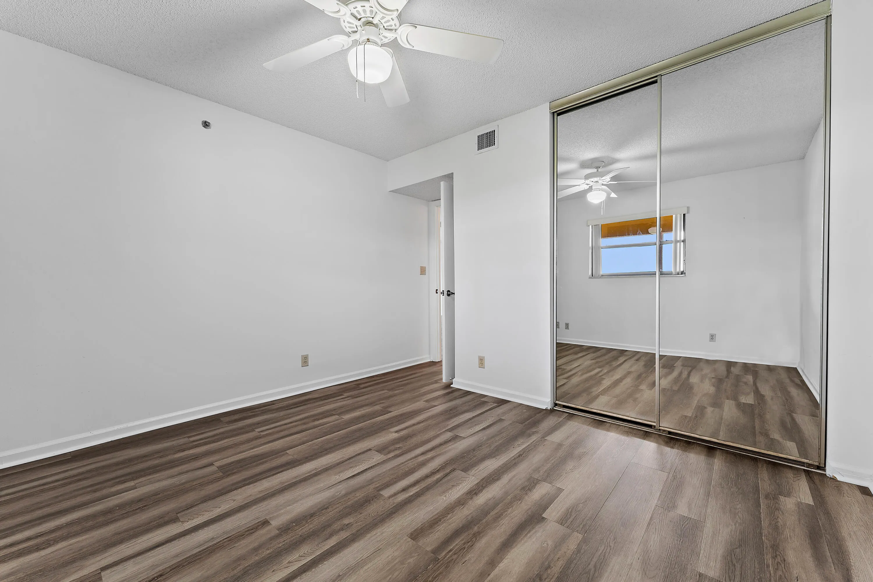 015-700UnoLagoDr-404-NorthPalmBeach-FL-3