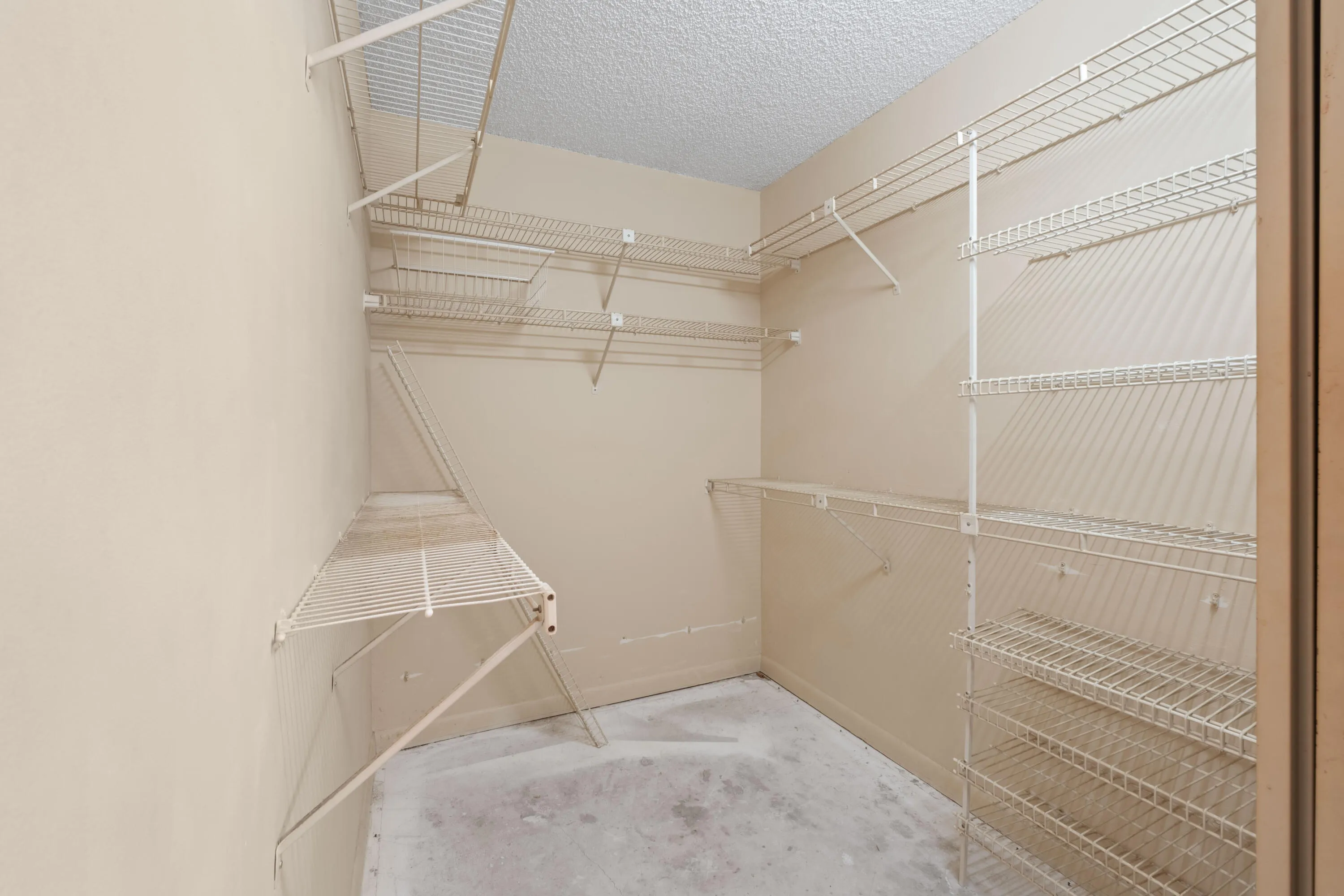 Walk-in Closet