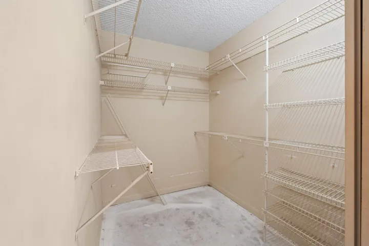 Walk-in Closet