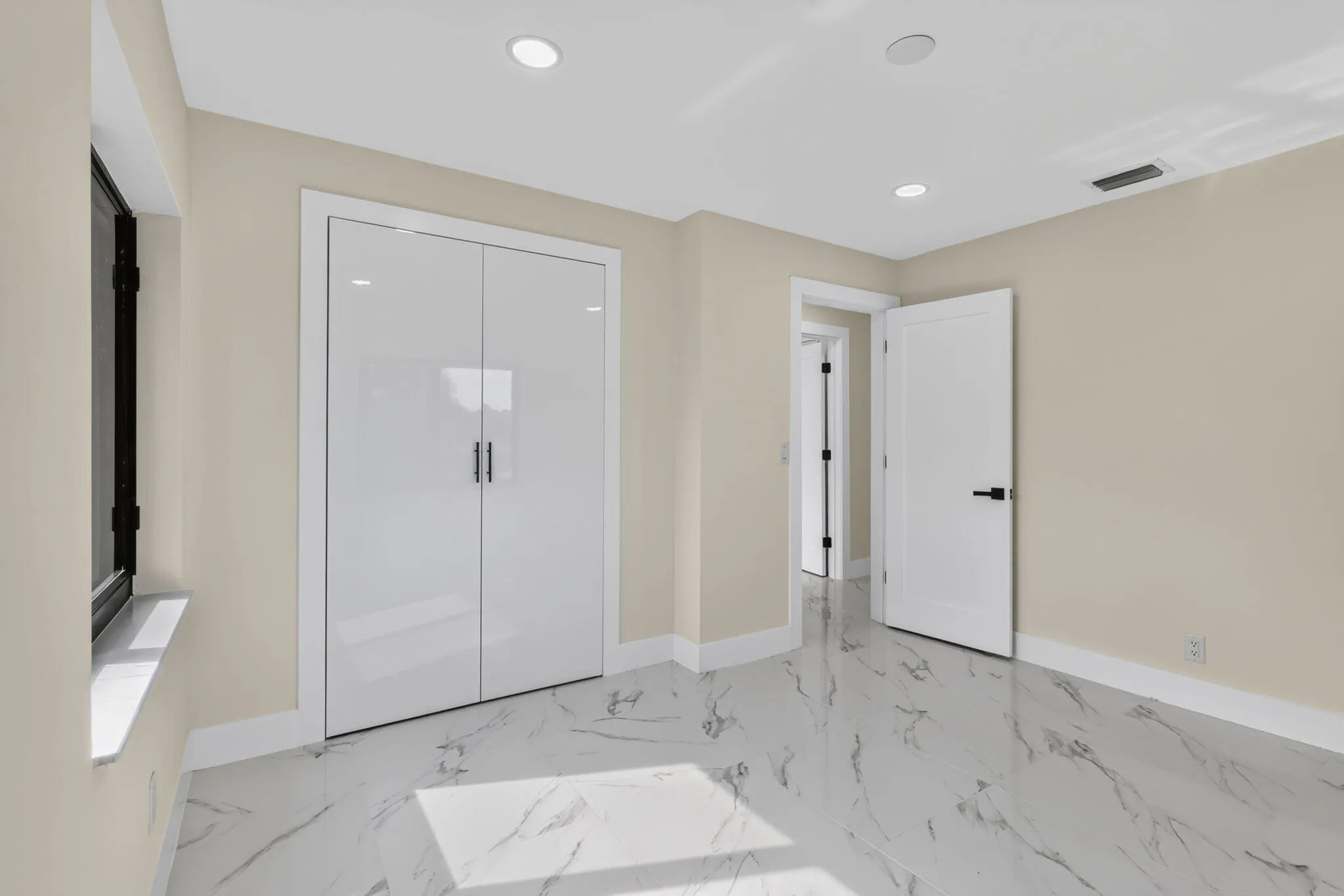25-web-or-mls-_14A8978