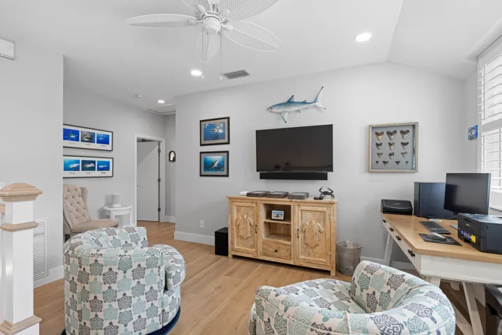Loft - perfect family room, office space, artist loft, etc