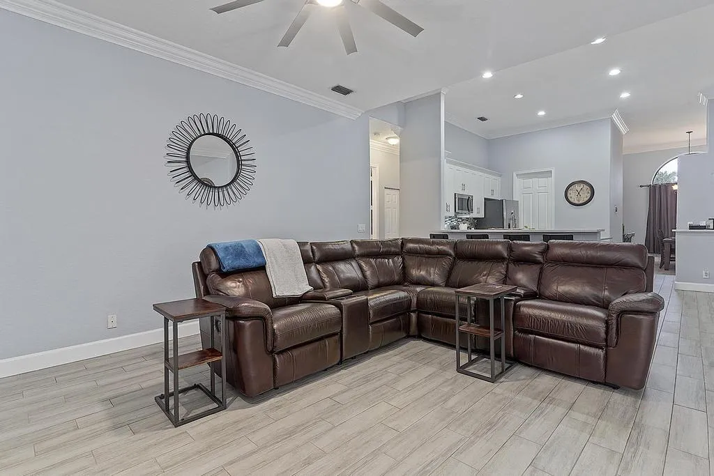 5734 NW 50th Dr - - 580