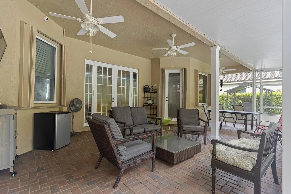 5734 NW 50th Dr - - 587