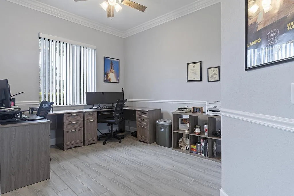 5734 NW 50th Dr - - 581