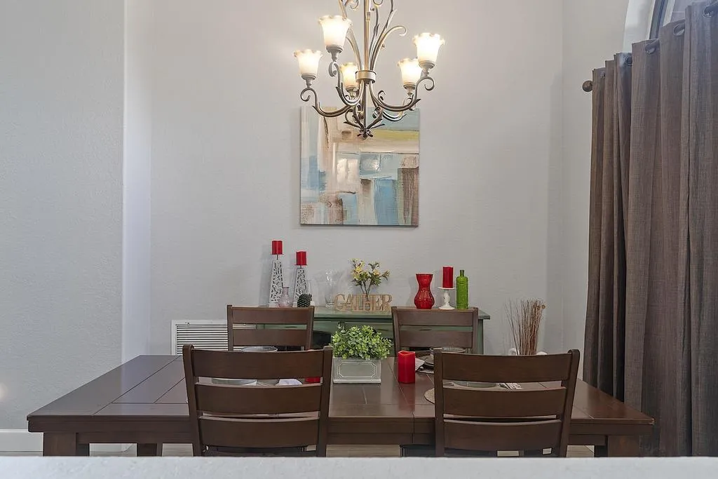 5734 NW 50th Dr - - 553