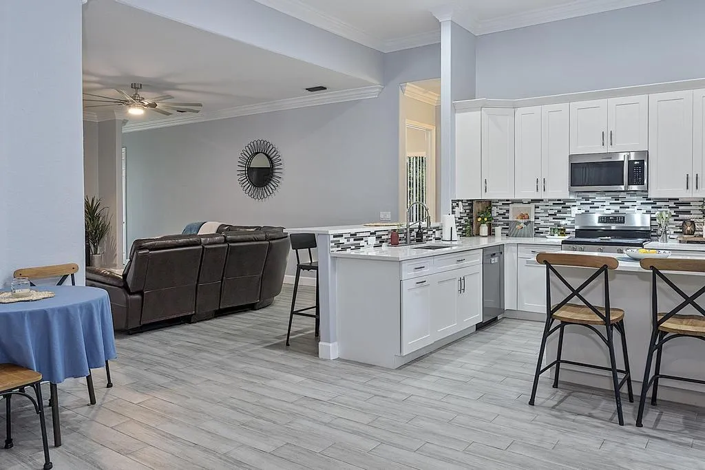 5734 NW 50th Dr - - 560