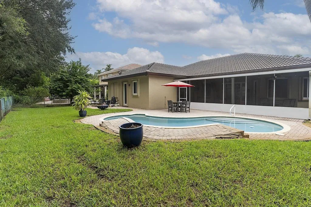 5734 NW 50th Dr - - 591