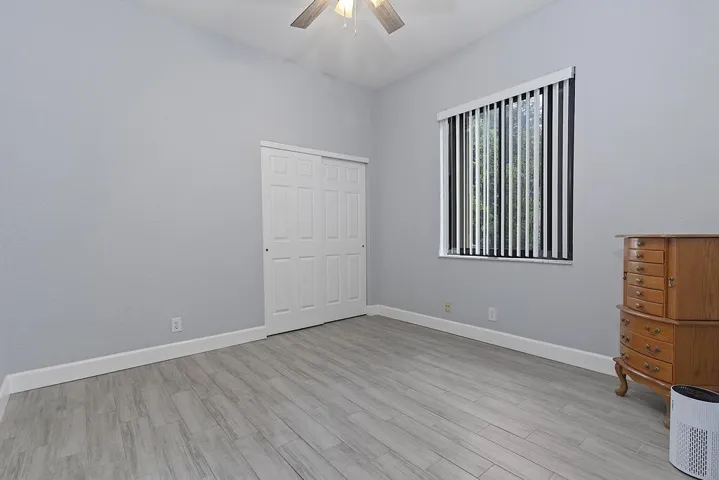 5734 NW 50th Dr - - 573