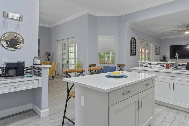 5734 NW 50th Dr - - 565