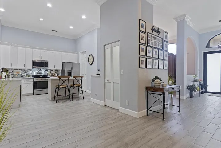 5734 NW 50th Dr - - 557
