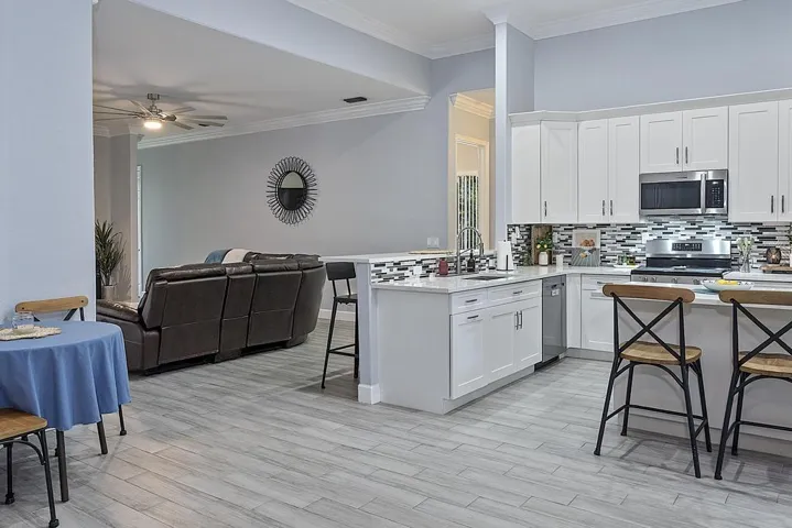 5734 NW 50th Dr - - 560