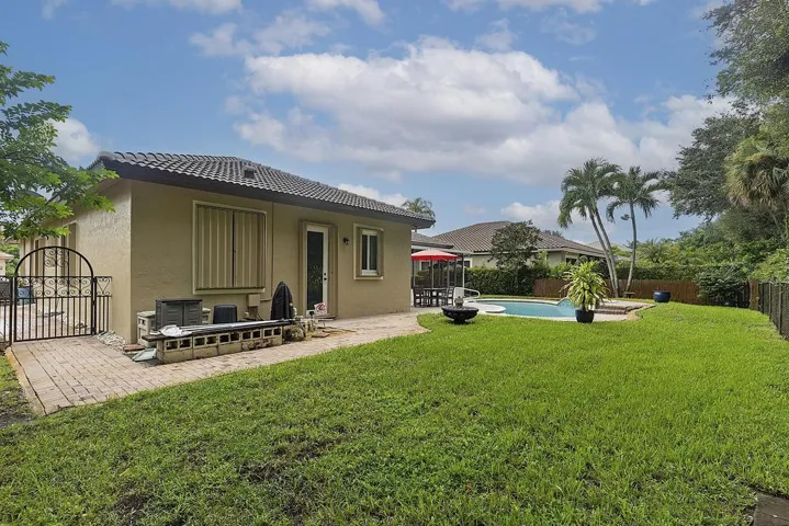 5734 NW 50th Dr - - 593
